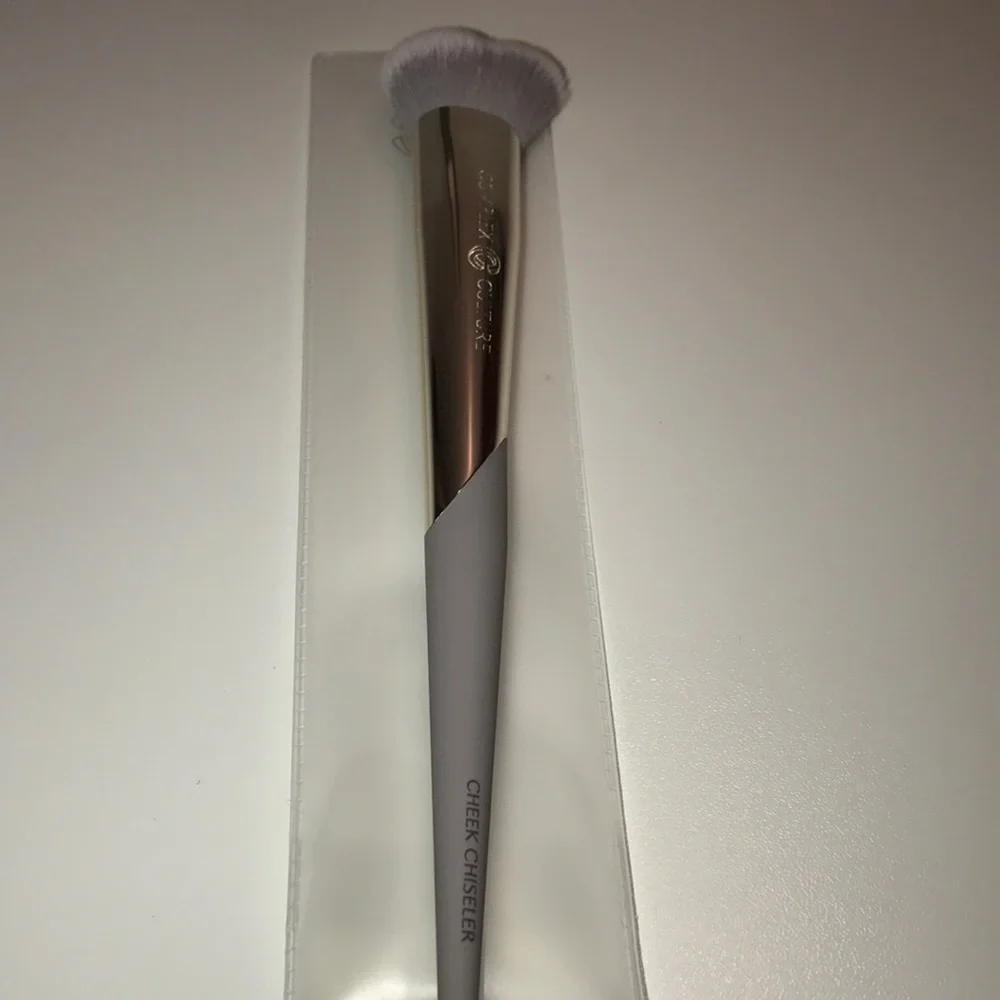 Complex Culture Cheek Chiseler brush NEW